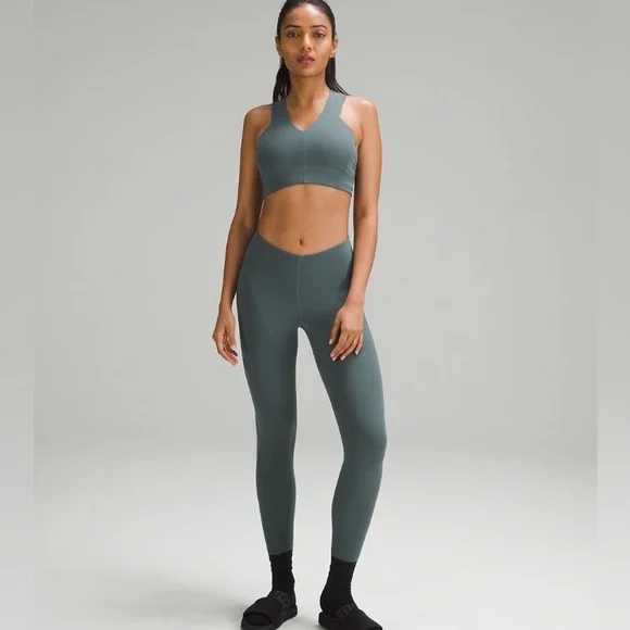 Lululemon lab Nulu Yoga Tight 25" *Graphic
Sea Steel - Picture 1 of 3